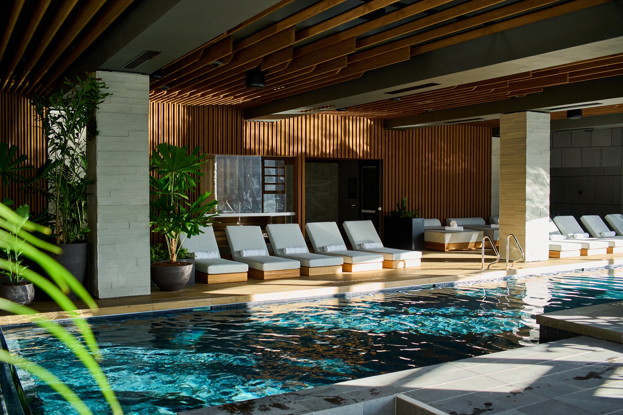 1 Hotel Mel Arch Pool 1674